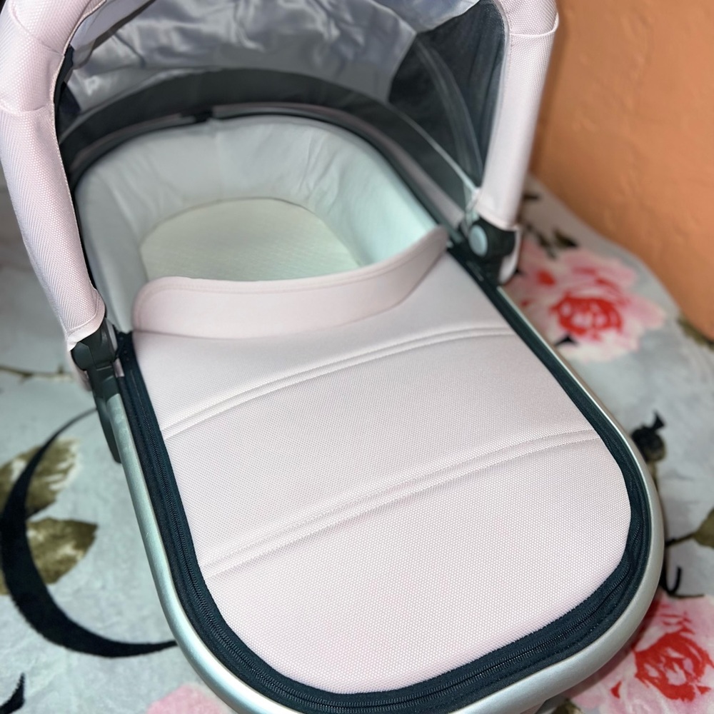 Uppa baby vista 2020 bassinet